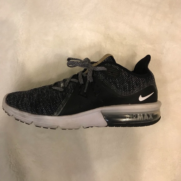 Black Woman’s Nike Air Max Sequent 3  (size 7.5) - Picture 2 of 7